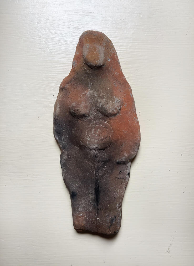 Tamesis Ceramic figurine, open-fired foraged river clay 6 x 12 cm 2026